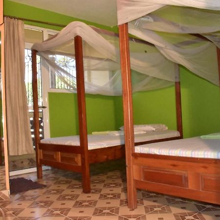 Viriko Boarding House Hotell Mombasa Exteriör bild