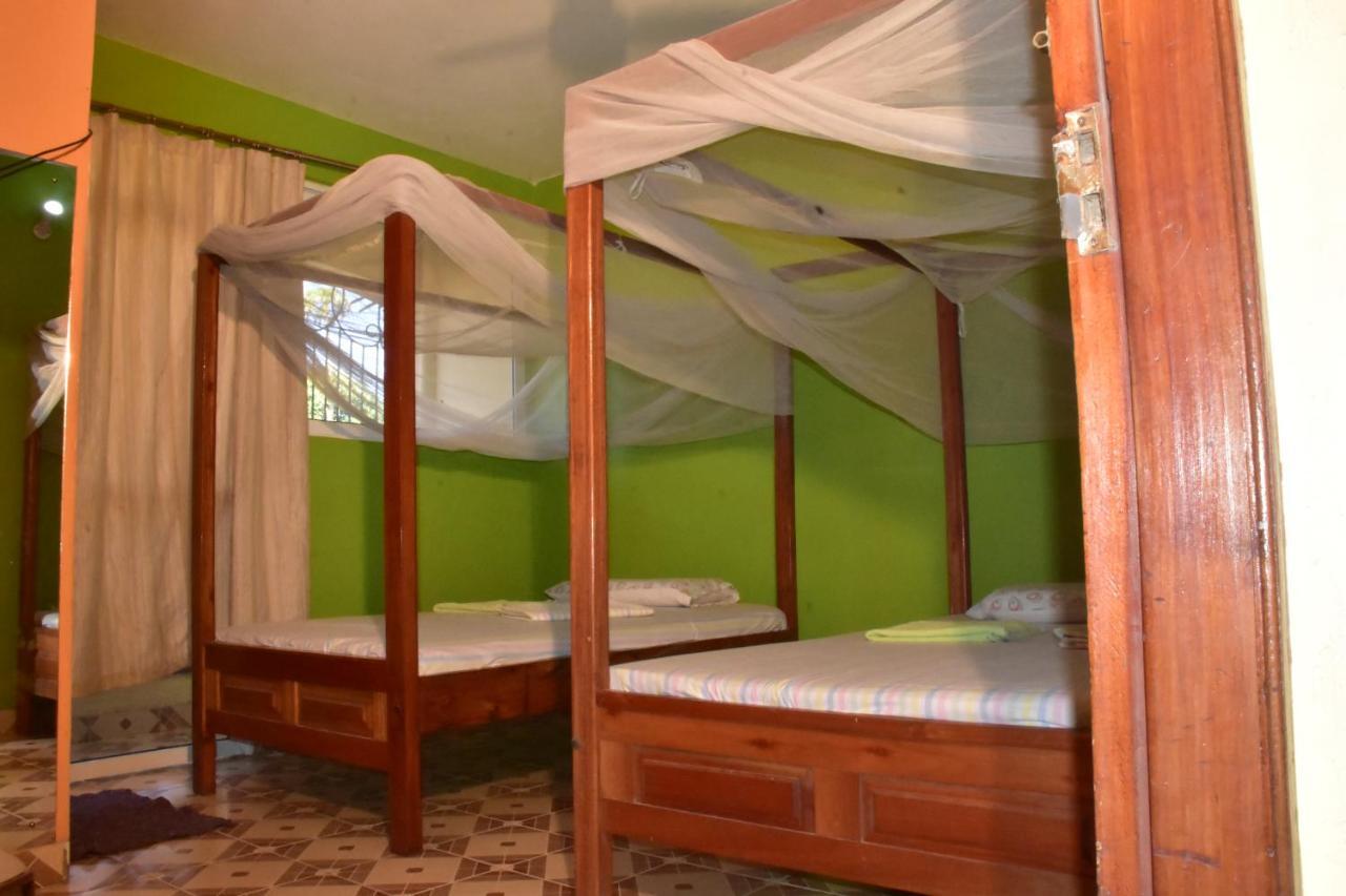 Viriko Boarding House Hotell Mombasa Exteriör bild